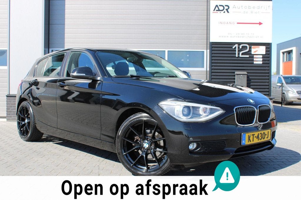 BMW 1-serie 116i executive /AUTOMAAT / 18 '' M VELGEN / XENO, Auto's, BMW, Gebruikt, 4 cilinders, Zwart, 650 kg