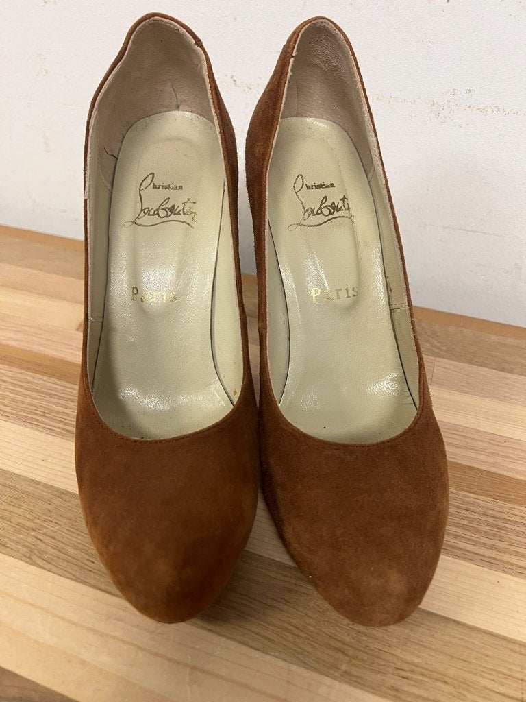 Christian Louboutin Hakken - Bruin Suède - Maat 37, Ophalen of Verzenden, Gedragen, Bruin, Pumps