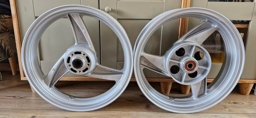 Voor- en achtervelg Kawasaki ZZR 600, Ophalen of Verzenden