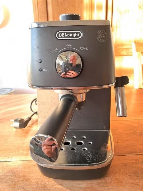 Delonghi Distinta ECI 341- werkt, lekt een beetje bij fliter, Gebruikt, Espresso apparaat, Gemalen koffie, Ophalen of Verzenden