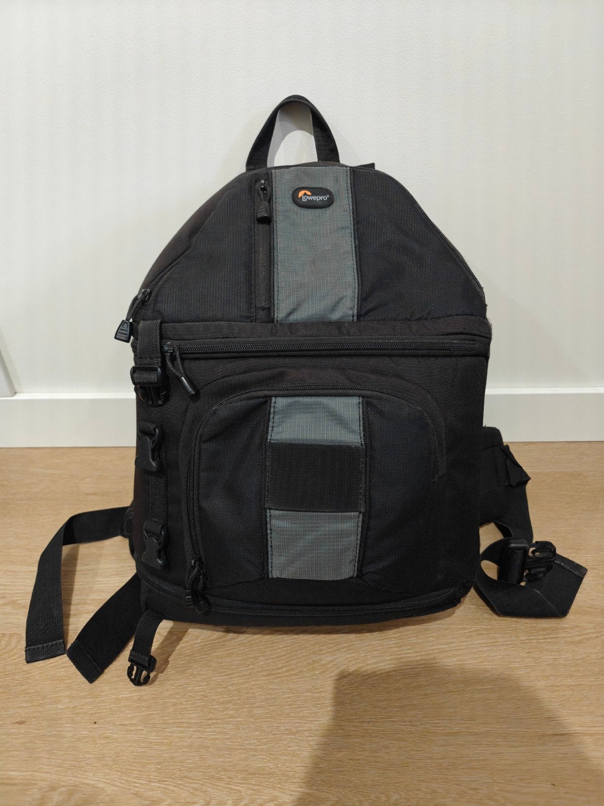 Lowepro SlingShot 302 AW Cameratas - Rugtas Zwart, Slingtas, Ophalen of Verzenden, Zwart, Lowepro