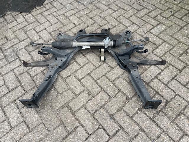 Subframe Voor compleet Abarth 500/595/695 (2016-05/..), Auto-onderdelen, Stellantis N.V., Gebruikt, Webaccessibility@stellantis.com