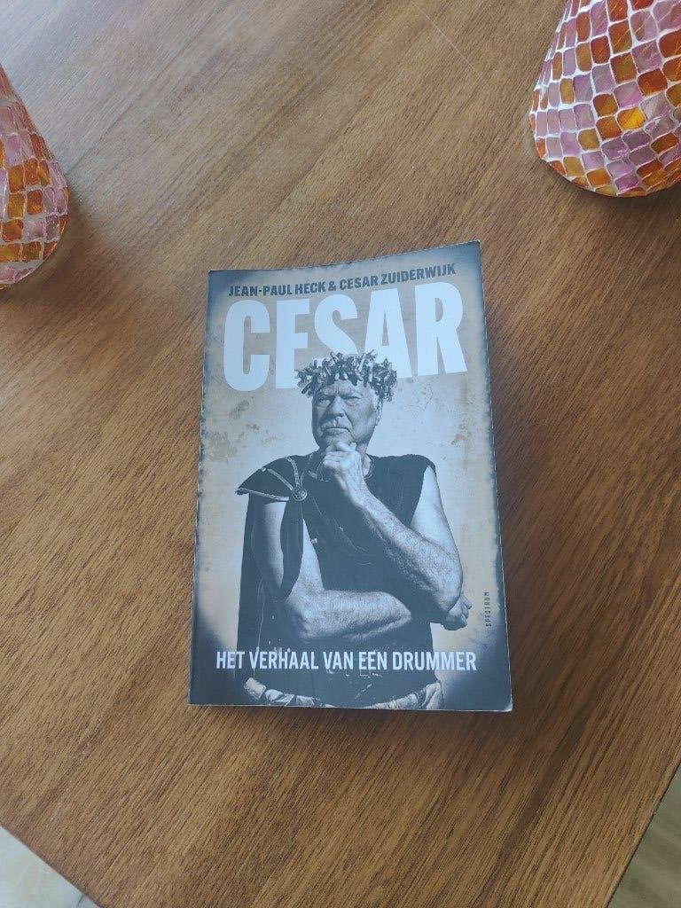 Cesar - Jean-Paul Heck, Boeken, Muziek, Zo goed als nieuw, Artiest, Ophalen of Verzenden