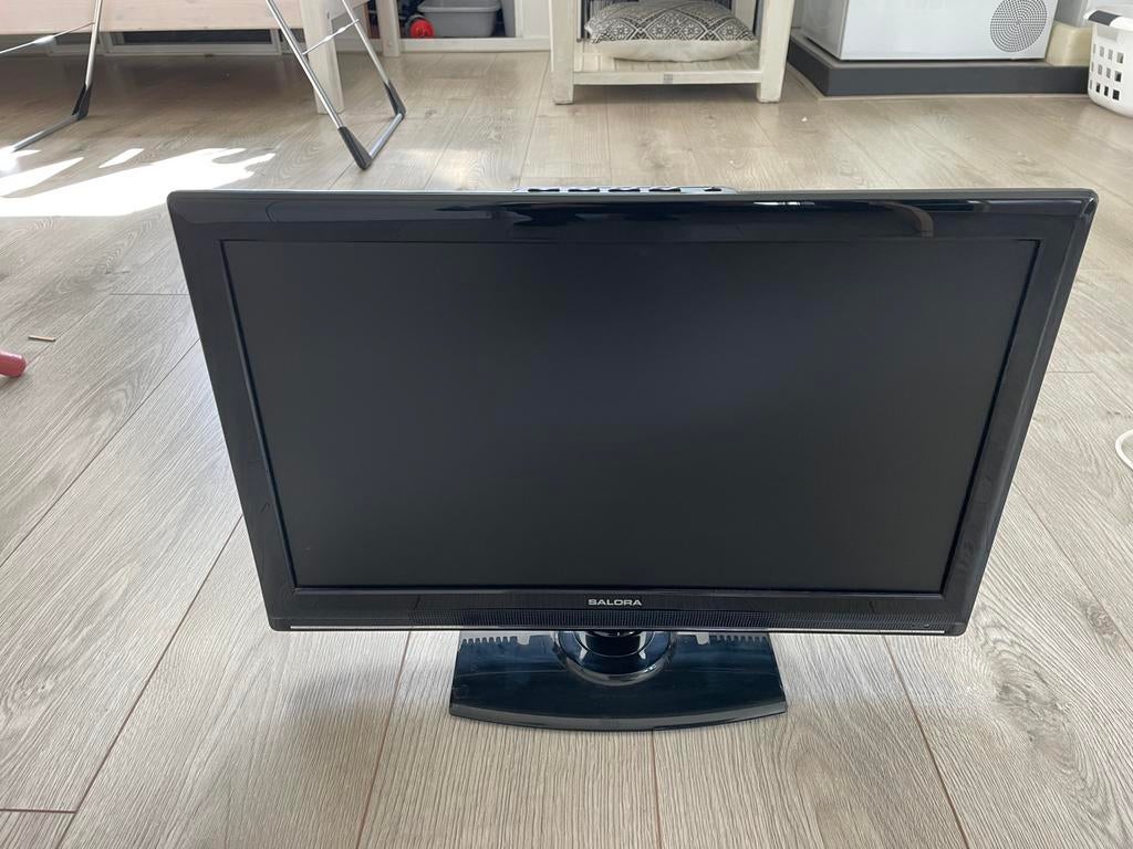 Salora LCD-2226 DVX televisie met ingebouwde DVD-speler, 50 Hz, LCD, Zo goed als nieuw, 40 tot 60 cm