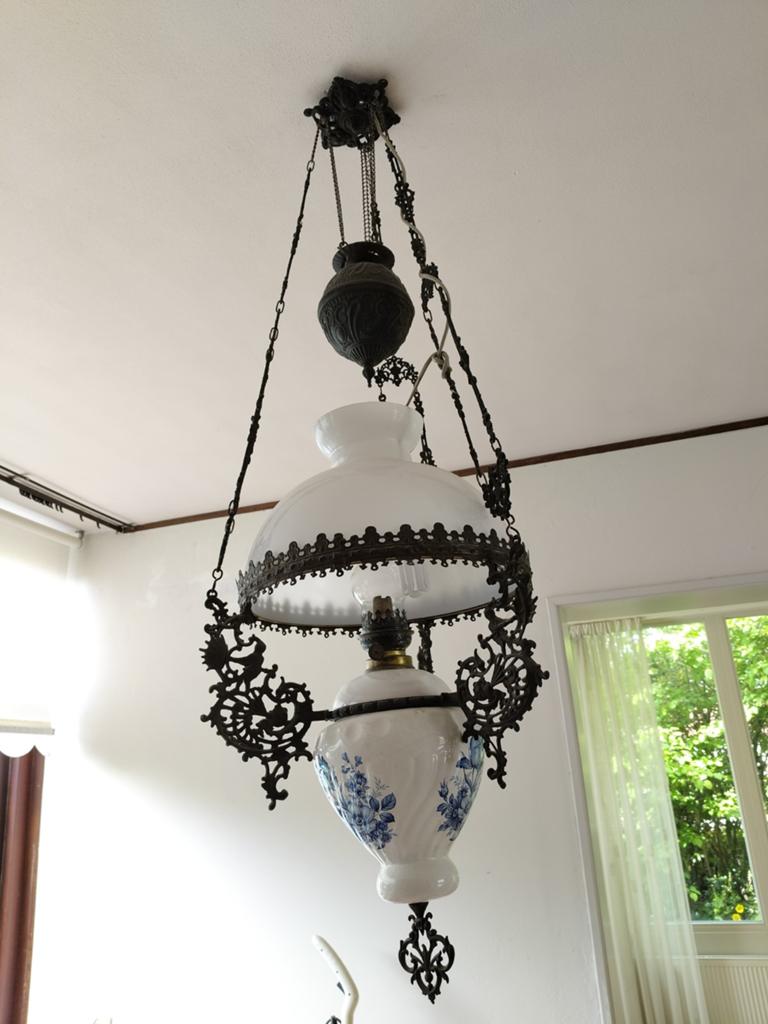 Antieke olielamp met Delfts blauw decor, Ophalen