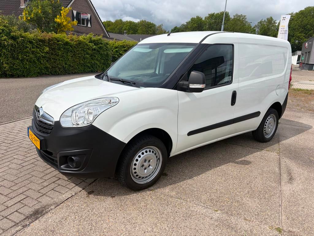 Opel Combo 1.4 L1H1 ecoFLEX Selection Lage wegenbelasting BT, Voorwielaandrijving, Gebruikt, Euro 6, 14 km/l