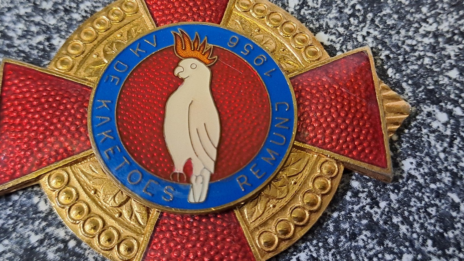 Zeldzame Medaille 'De Kaketoes Remund 1956', Postzegels en Munten, Penningen en Medailles, Ophalen of Verzenden, Overige materialen