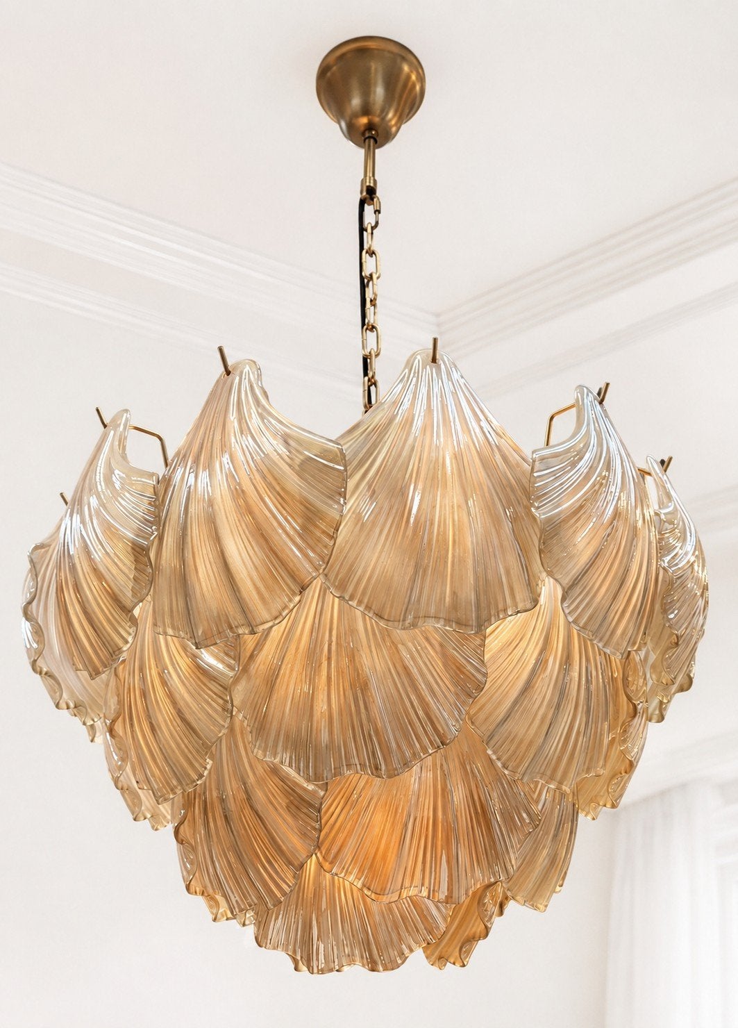 EICHHOLTZ NIEUW Hanglamp Ibiza Champagne glas/antiek brass, Huis en Inrichting, Ophalen of Verzenden, Nieuw, Glas, E14 (klein)