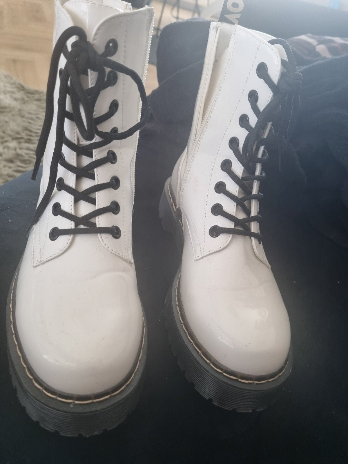 leuke witte enkellaarsjes voor tienermeid of dame, Kleding | Dames, Schoenen, Wit, Lage of Enkellaarzen, Ophalen of Verzenden