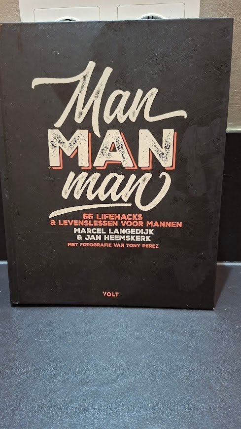 Man man man: 55 lifehacks & levenslessen voor mannen, Boeken, Ophalen, Zo goed als nieuw, Overige typen