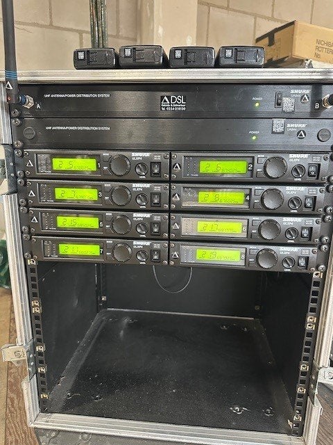 8x Shure ULXP ontvanger in flightcase + 8x ULXP Belt, Ophalen, Gebruikt, Audio