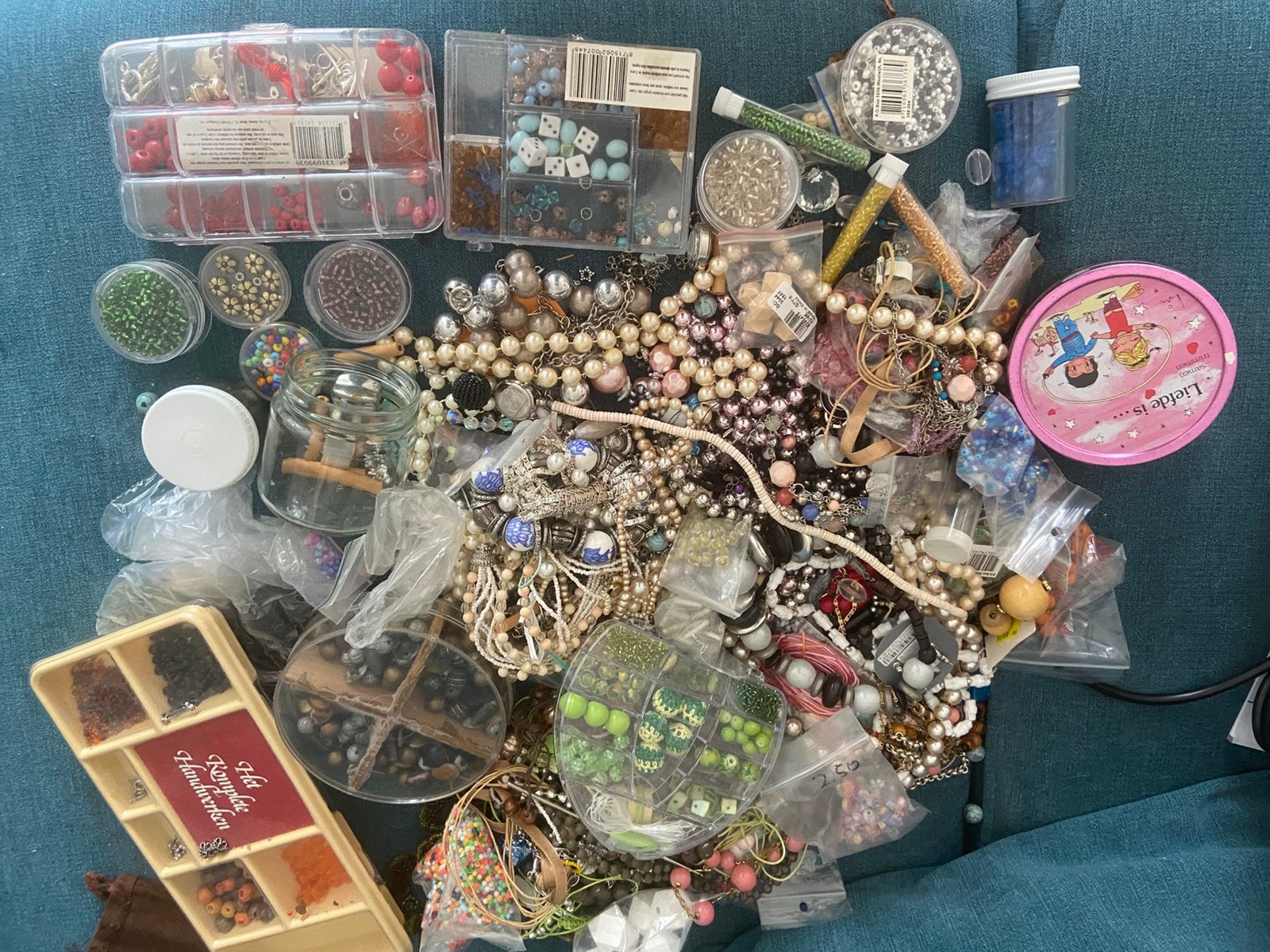 4kilo sloopsieraden en kralen, Hobby en Vrije tijd, Ophalen of Verzenden, Zo goed als nieuw, Kraal