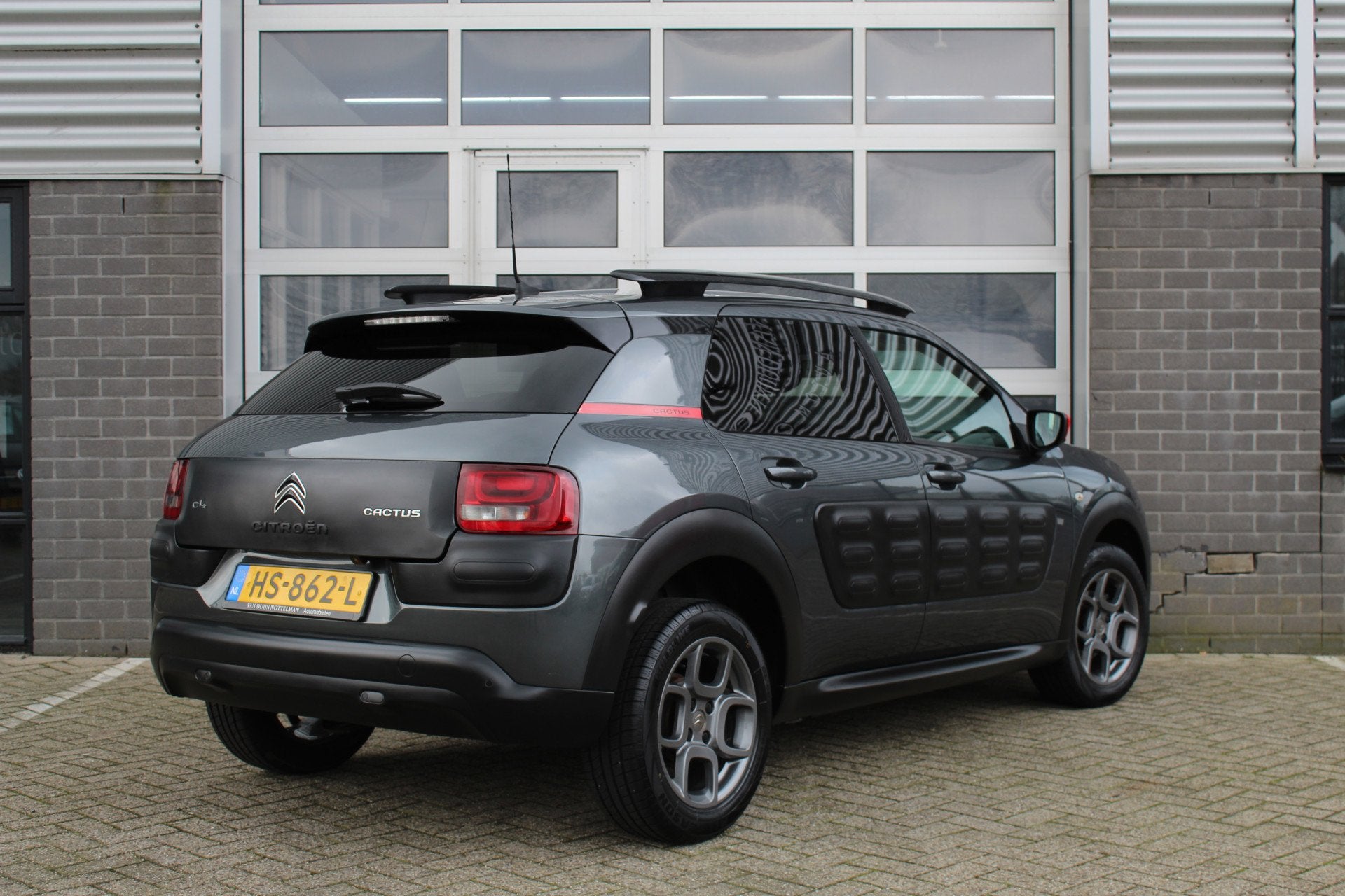 Citroën C4 Cactus 1.2 PureTech Business / Panoramadak / Aut, Auto's, Citroën, Stof, Met garantie (alle), 82 pk, 23 km/l