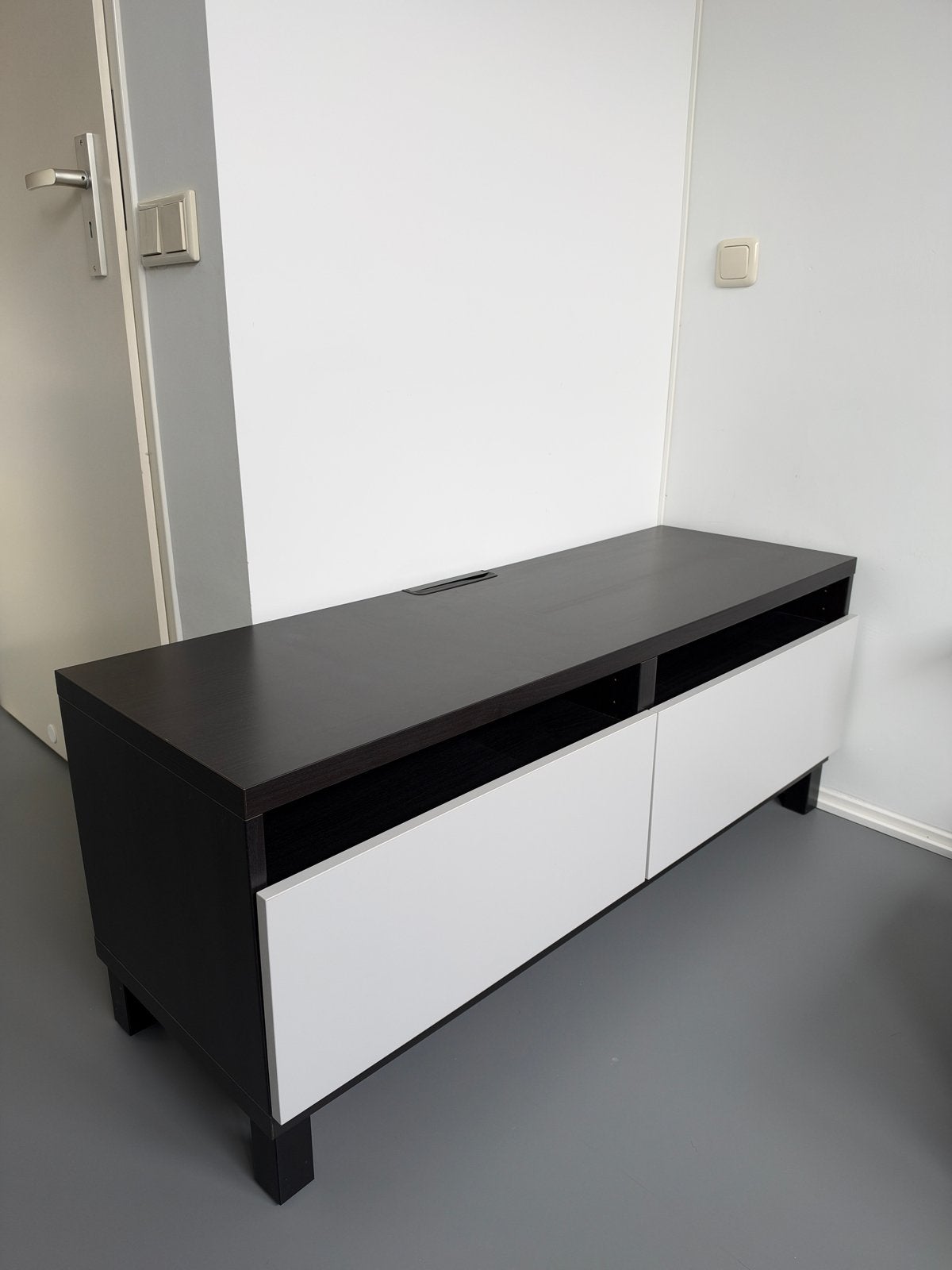 IKEA Besta TV-meubel met lades, zwartbruin/grijs 120x42x48cm, Ophalen, 100 tot 150 cm, Zo goed als nieuw, IKEA