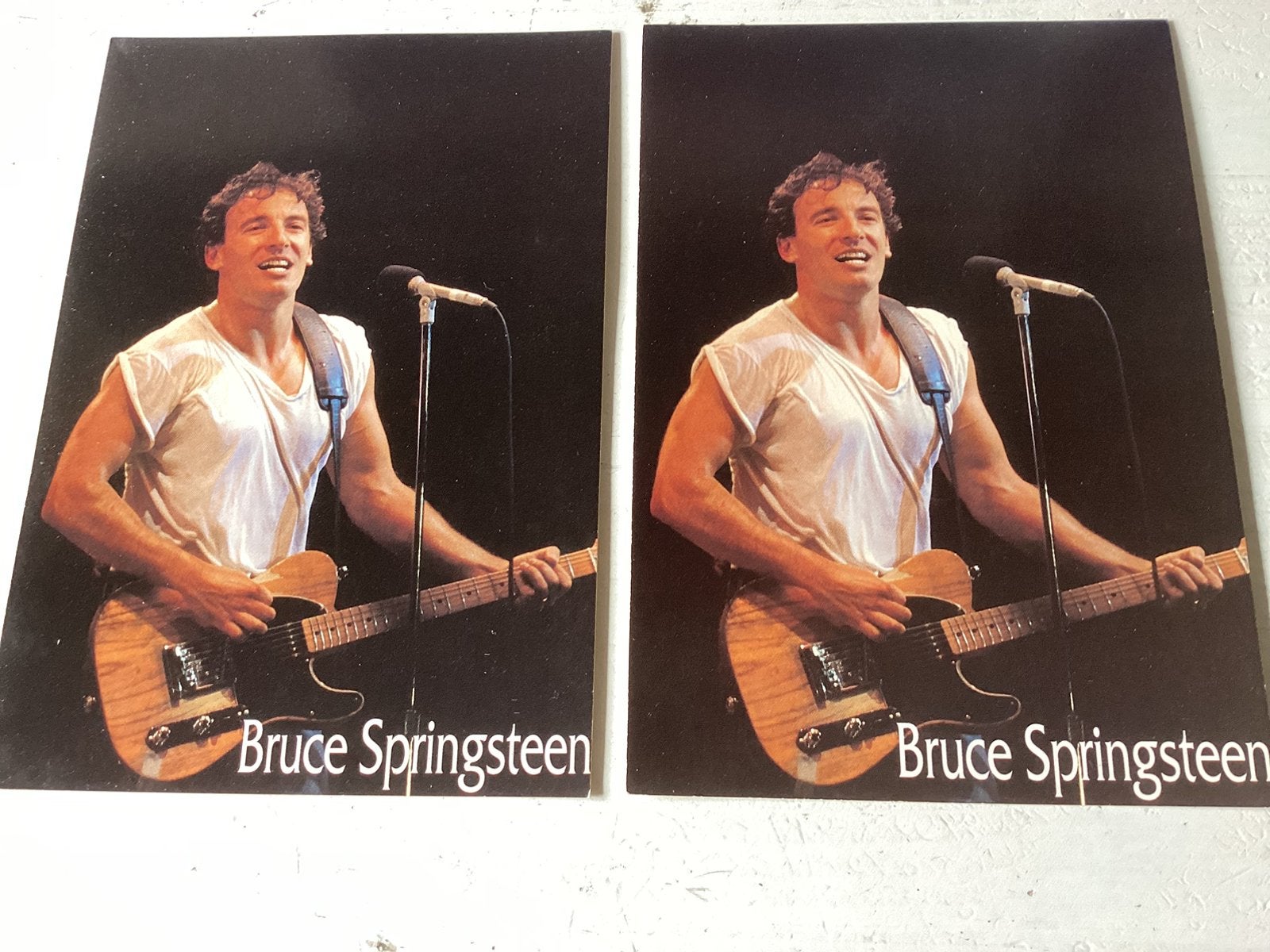 2 ansichtkaarten Bruce Springsteen, Verzamelen, Verzenden, 1980 tot heden, Ongelopen, Sterren en Beroemdheden