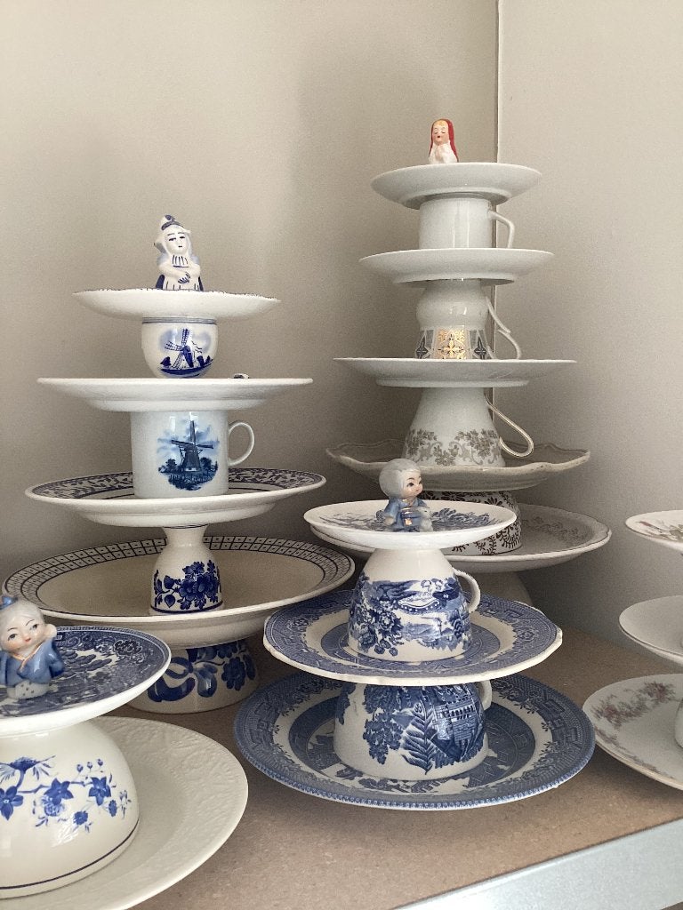 Vintage Etagères Vintage Servies Delfts Blauw Bloemen, Antiek en Kunst, Antiek | Servies compleet, Ophalen
