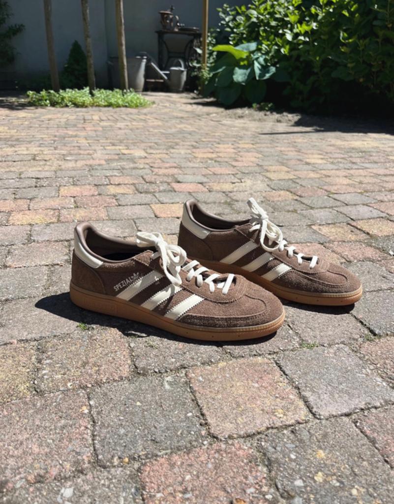 Adidas spezial, Kleding | Dames, Schoenen, Bruin, Ophalen of Verzenden, Sneakers of Gympen, Zo goed als nieuw