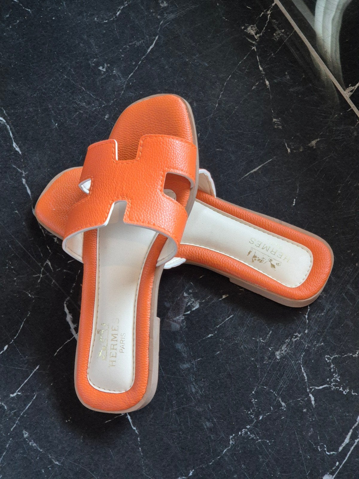Hermes slippers, Ophalen of Verzenden, Nieuw