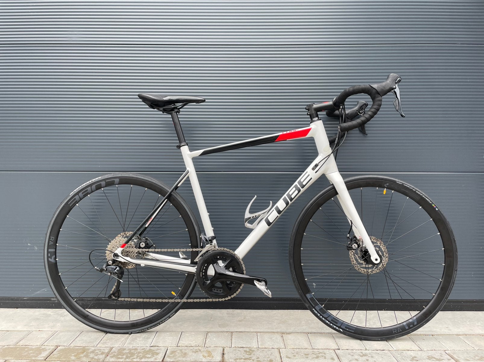 Cube Attain Pro Disc Mt. 60cm NIEUWSTAAT, Fietsen en Brommers, Fietsen | Racefietsen, 28 inch, Aluminium, Zo goed als nieuw, 15 tot 20 versnellingen