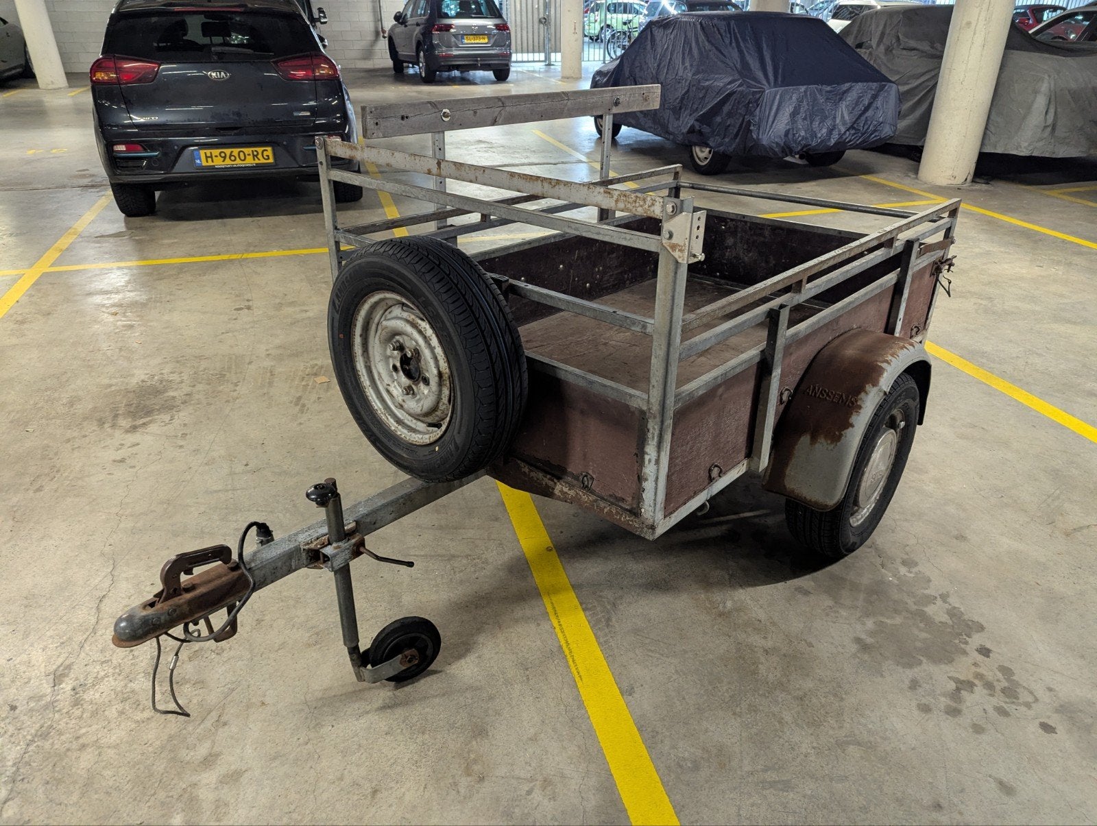 Aanhangwagen met reservewiel, Ophalen, Gebruikt