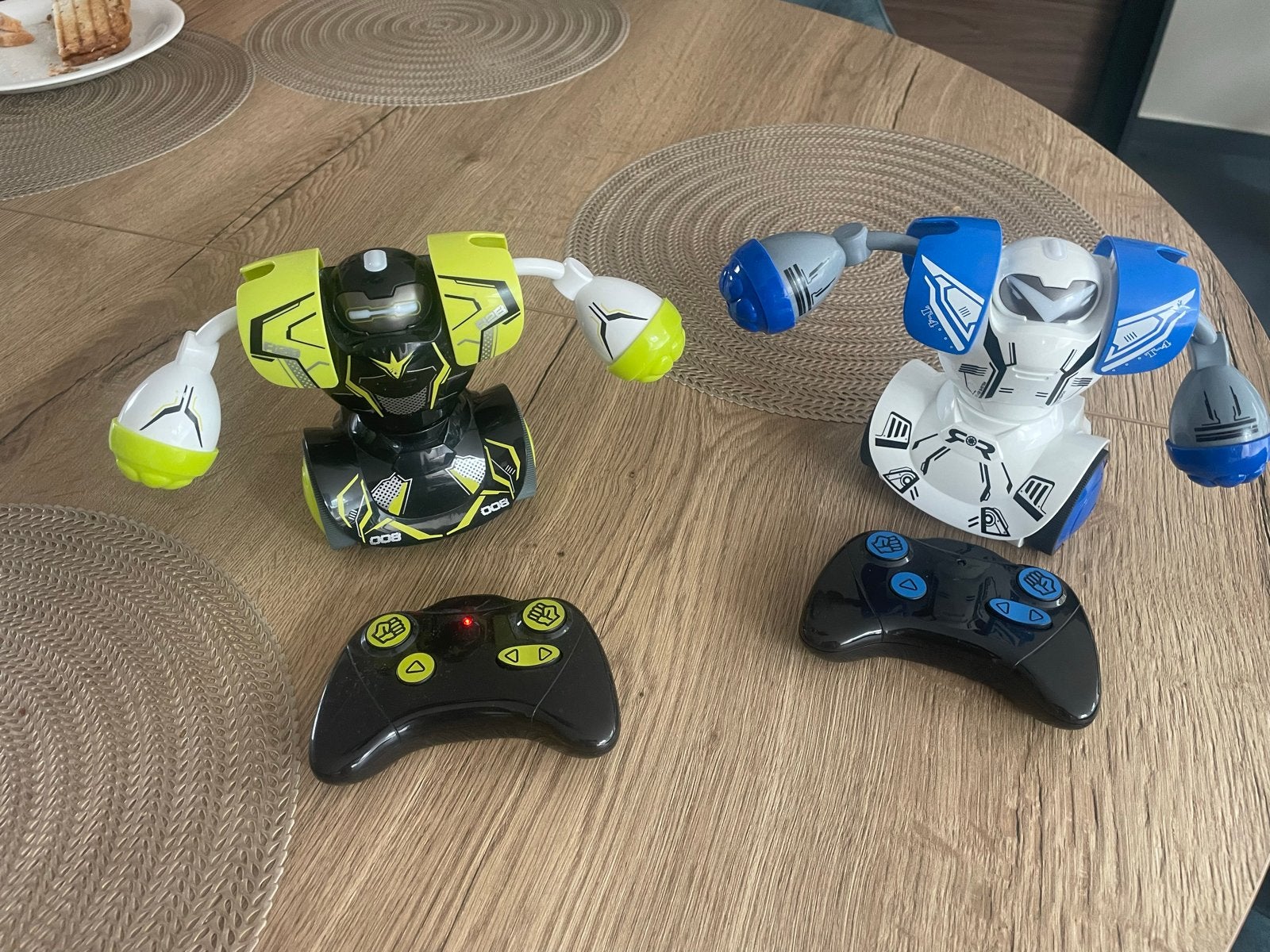 Robo Kombat - 2 vechtende robots met afstandsbediening, Ophalen of Verzenden, Gebruikt, Jongen of Meisje