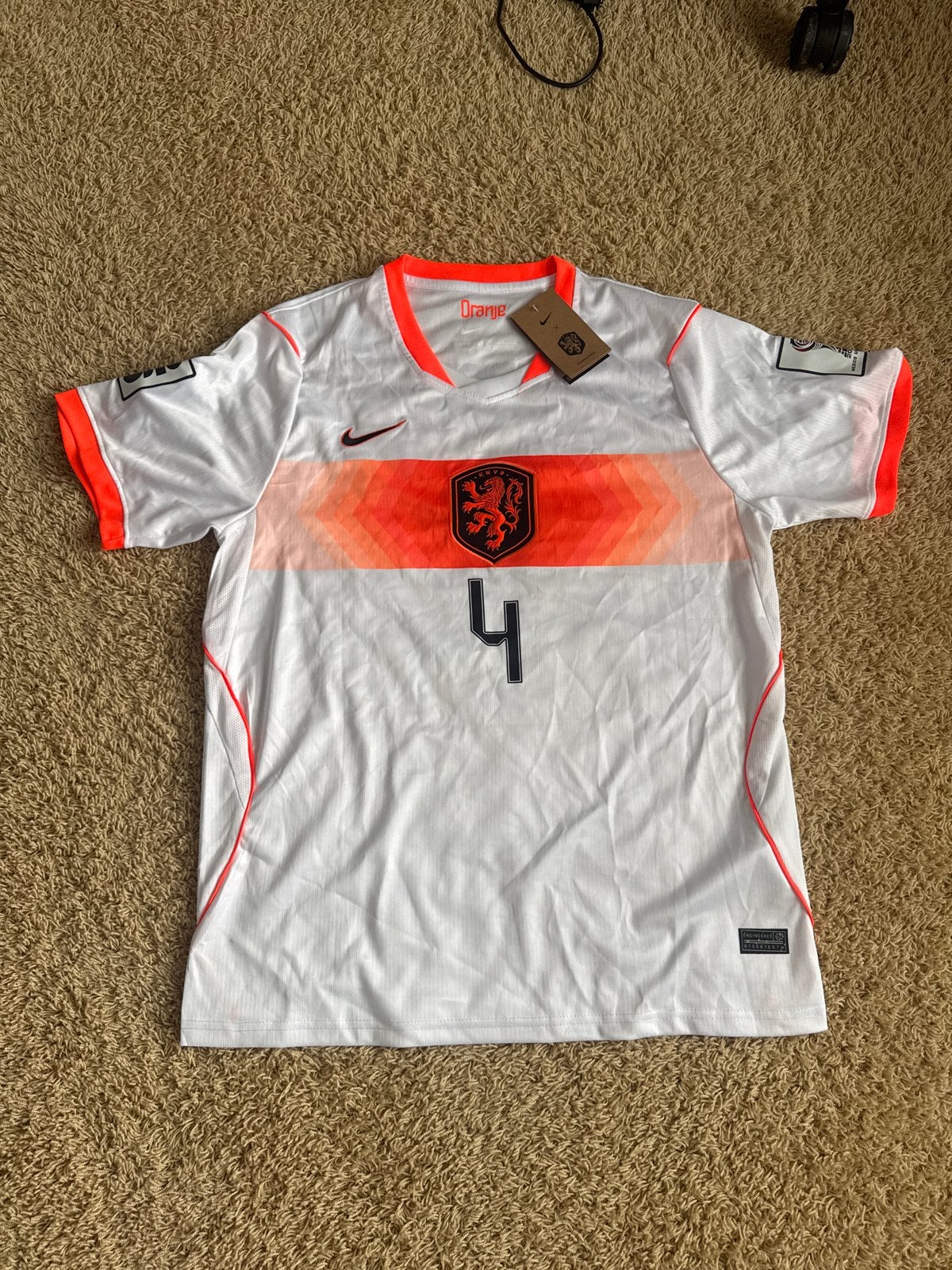 Nederlands Elftal Uitshirt WK 2026 Virgil van Dijk #4, Sport en Fitness, Voetbal, Nieuw, Shirt, Maat L, Verzenden