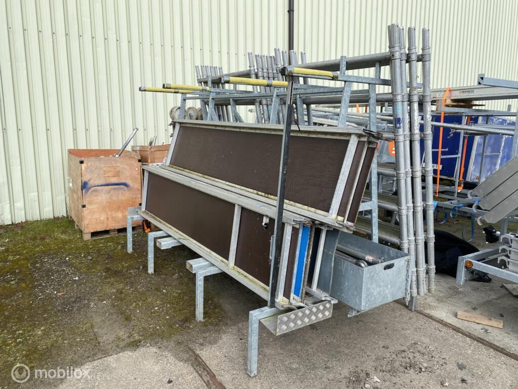 Steiger of kozijnenbok 185x305x2,20m +/-, Doe-het-zelf en Verbouw, Steigers, Ophalen, Gebruikt, X, X