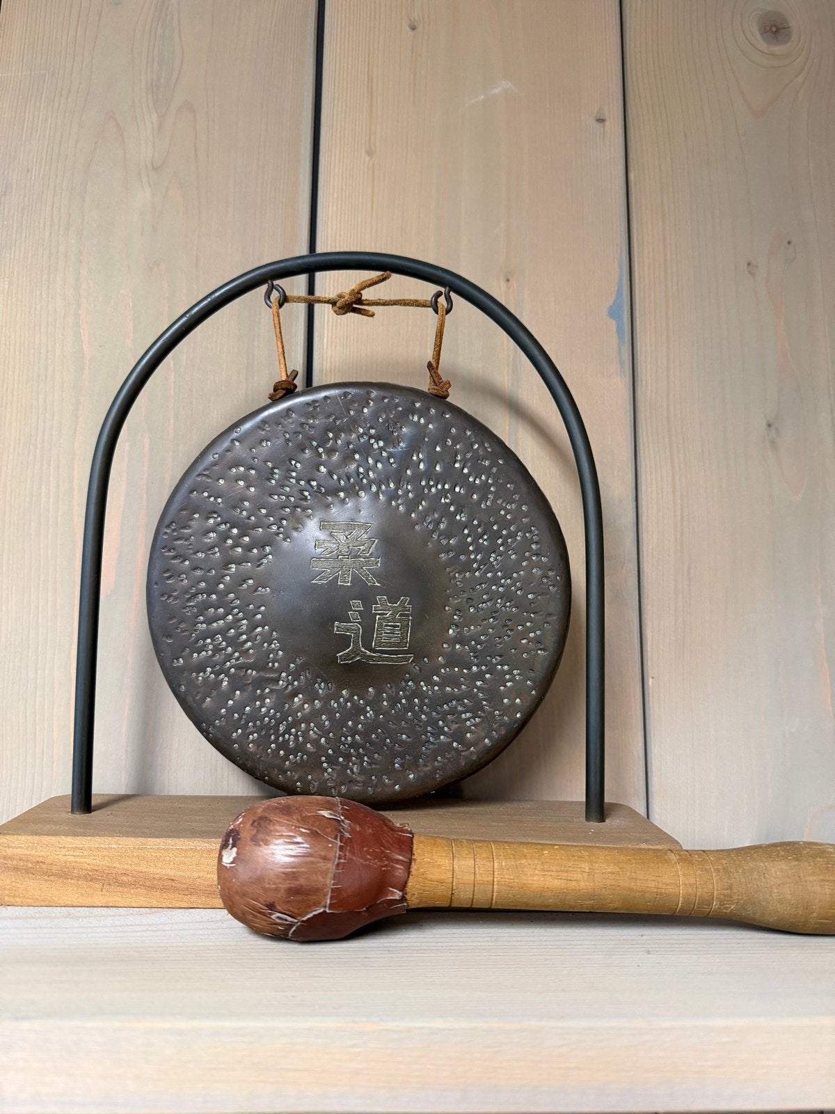 Decoratieve Oosterse (judo) Gong met Hamer, Ophalen of Verzenden, Gebruikt