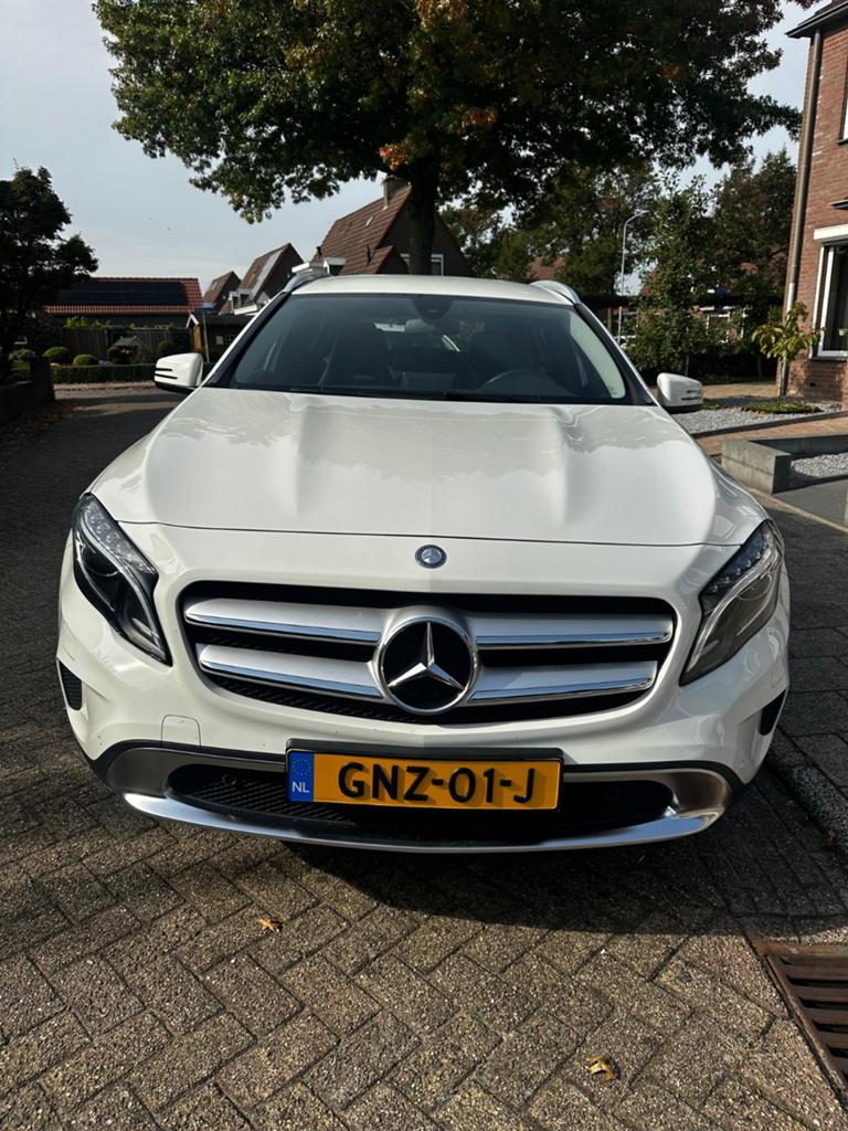 Mercedes-Benz GLA Gla180 1.6 90KW Aut7 2016 Wit, Auto's, Mercedes-Benz, 4 cilinders, 715 kg, 1595 cc, 1200 kg