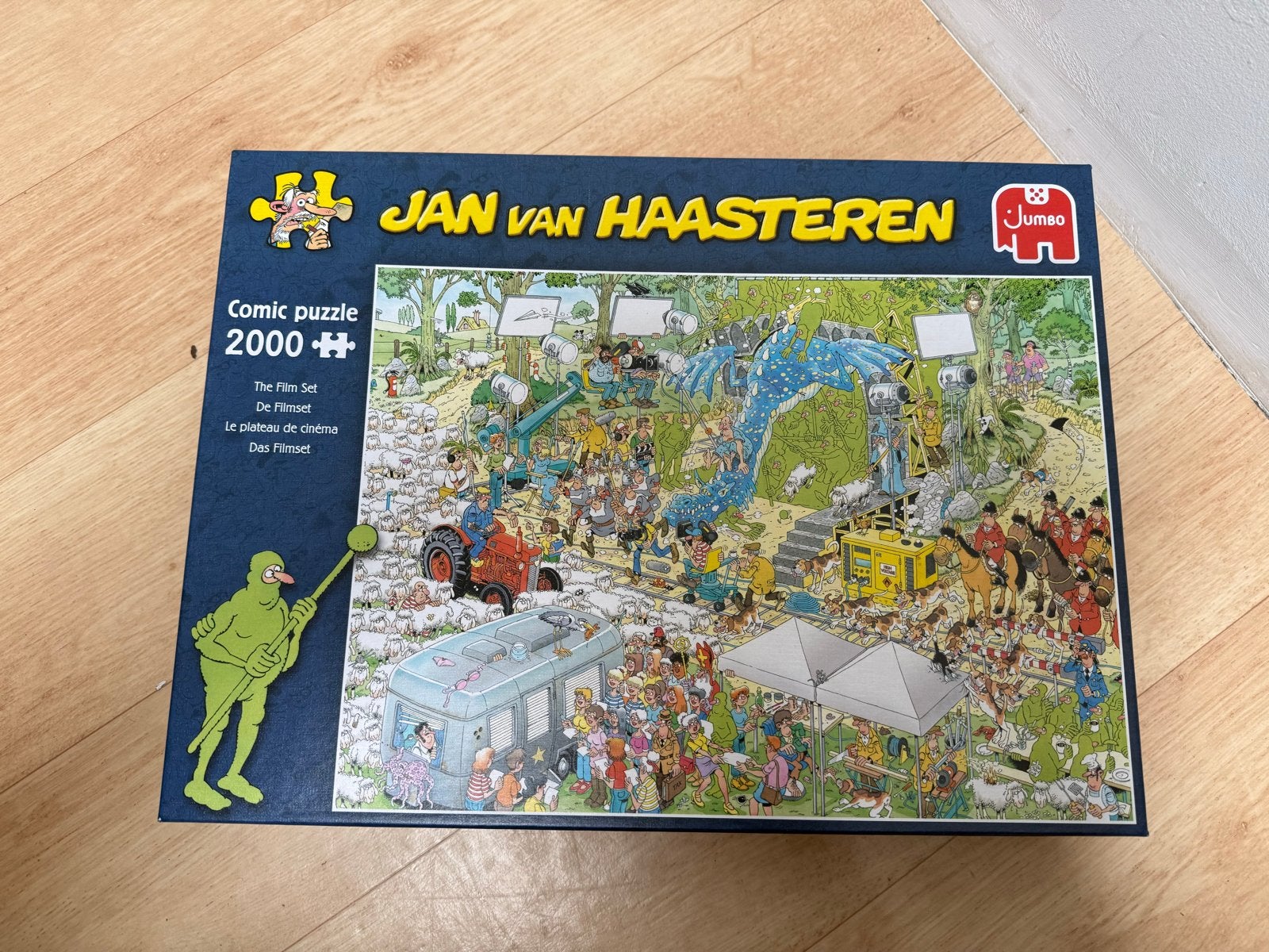 Jan van Haasteren Puzzel - The Film Set (2000 stukjes), Ophalen of Verzenden, Meer dan 1500 stukjes, Zo goed als nieuw, Legpuzzel