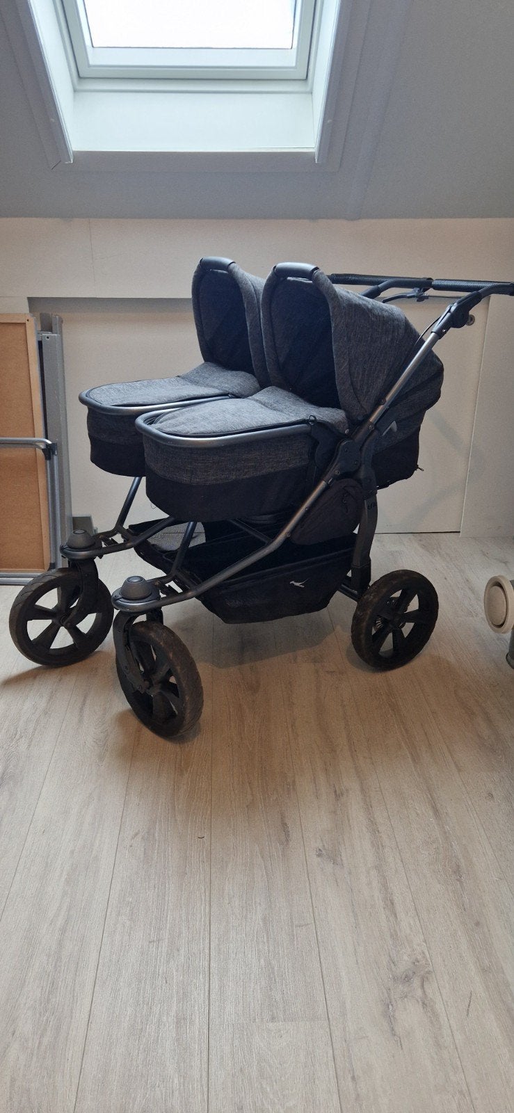 TFK Dubbele Wandelwagen - Zo goed als nieuw, Kinderen en Baby's, Kinderwagens en Combinaties, Ophalen of Verzenden, Zo goed als nieuw