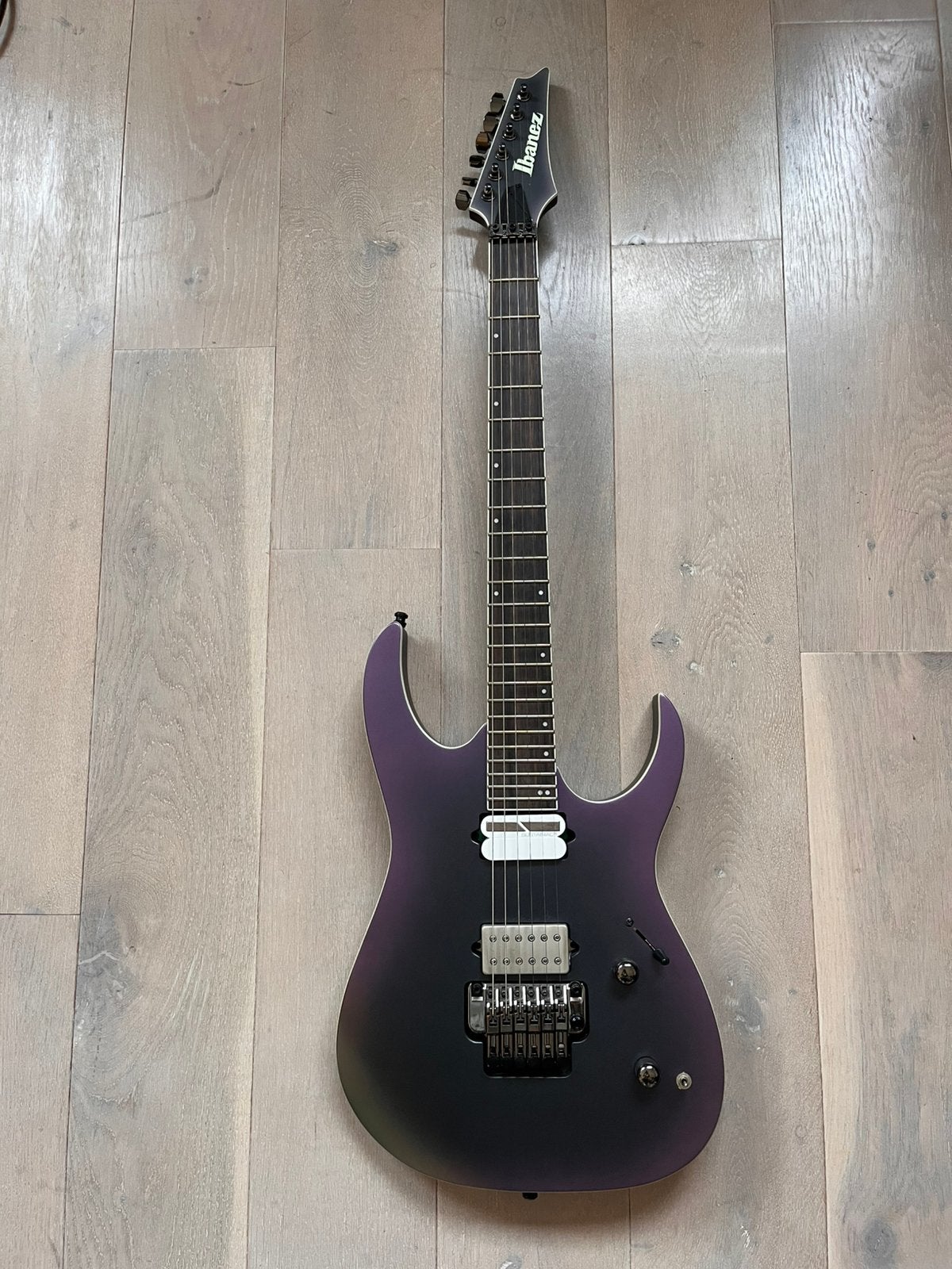 Foto 4 van Ibanez RG60ALS Axion Label – Black Aurora Burst Matte