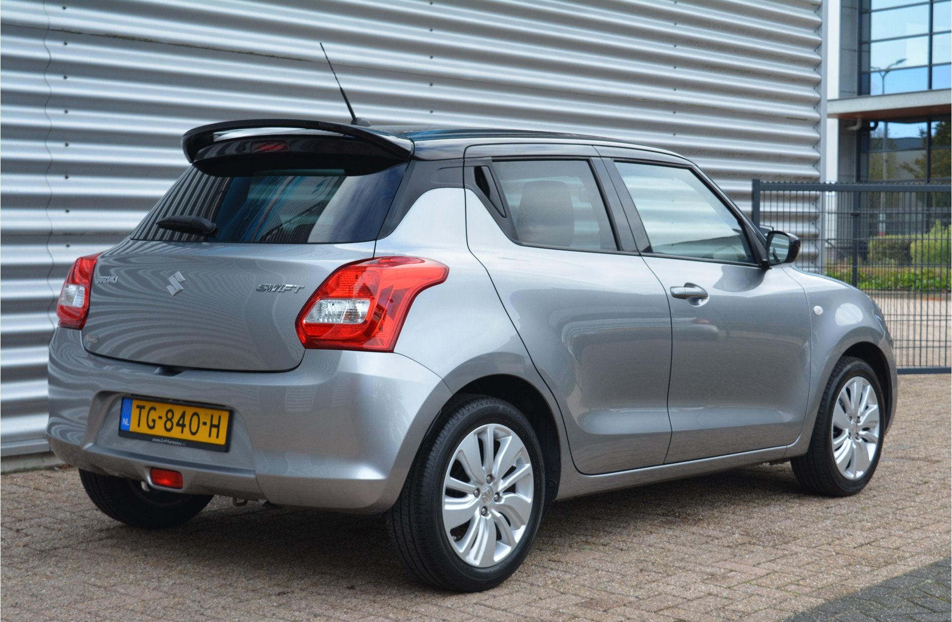 Suzuki Swift 1.2 Select 1e Eig/Camera/Stoelverwarming/Org NL, Auto's, Voorwielaandrijving, Dealer onderhouden, Gebruikt, 4 cilinders
