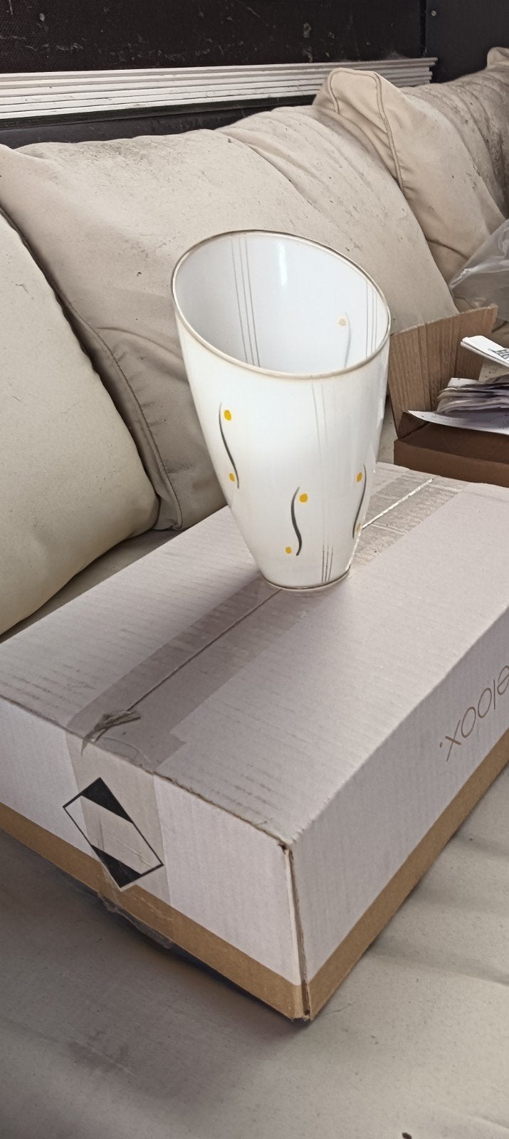 5x Glazen Lampenkappen - Wit met Gele en Grijze Details, Huis en Inrichting, Lampen | Lampenkappen, Modern, Speels, Grijs, Ophalen of Verzenden