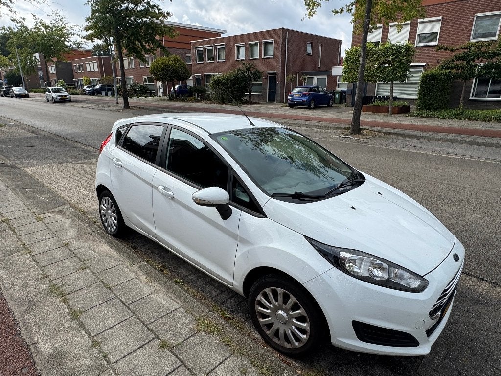 Ford Fiësta 1.0 48KW/65PK 5D 2013 Wit
