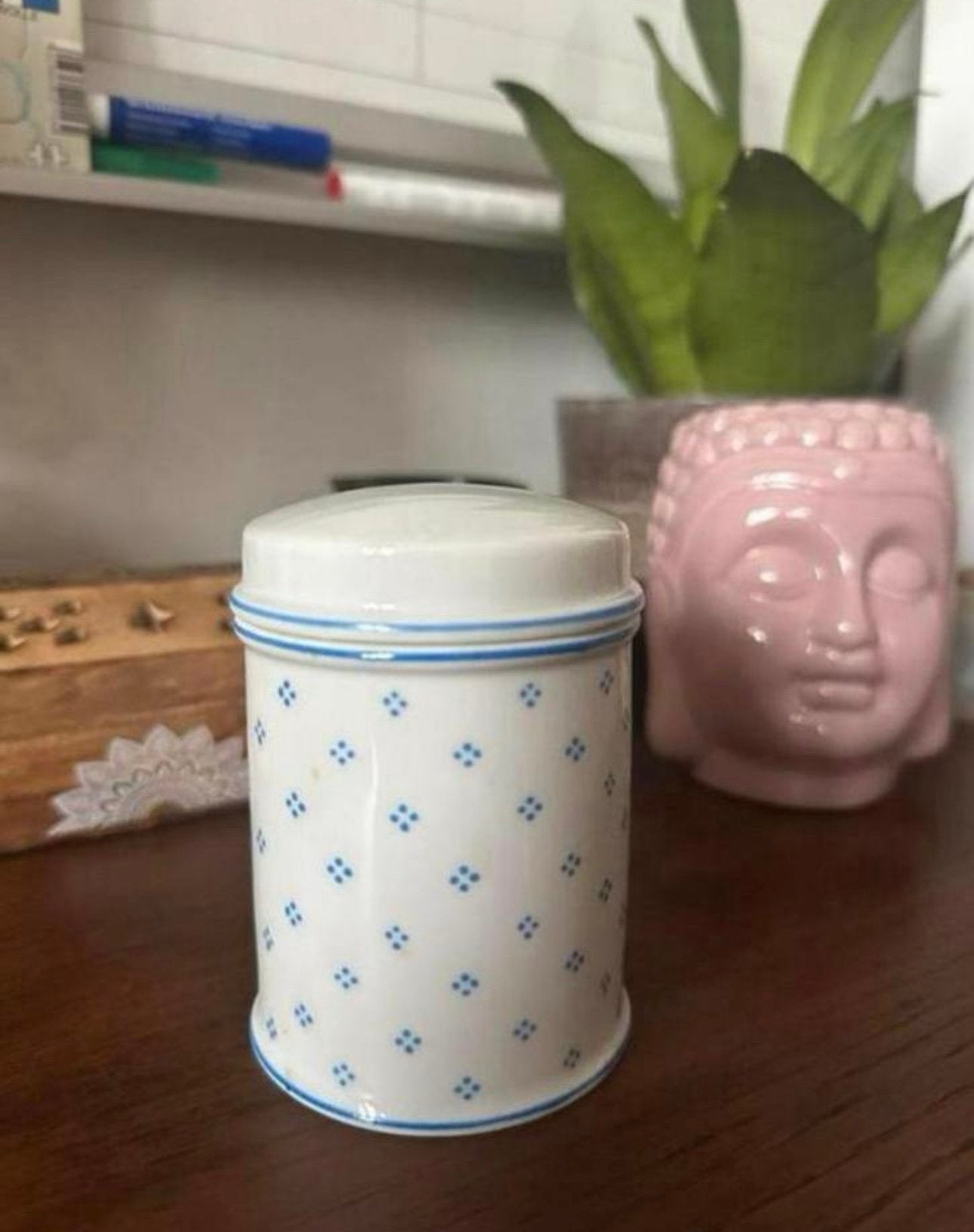 Porseleinen potje met deksel - wit en blauw stippenpatroon, Ophalen of Verzenden