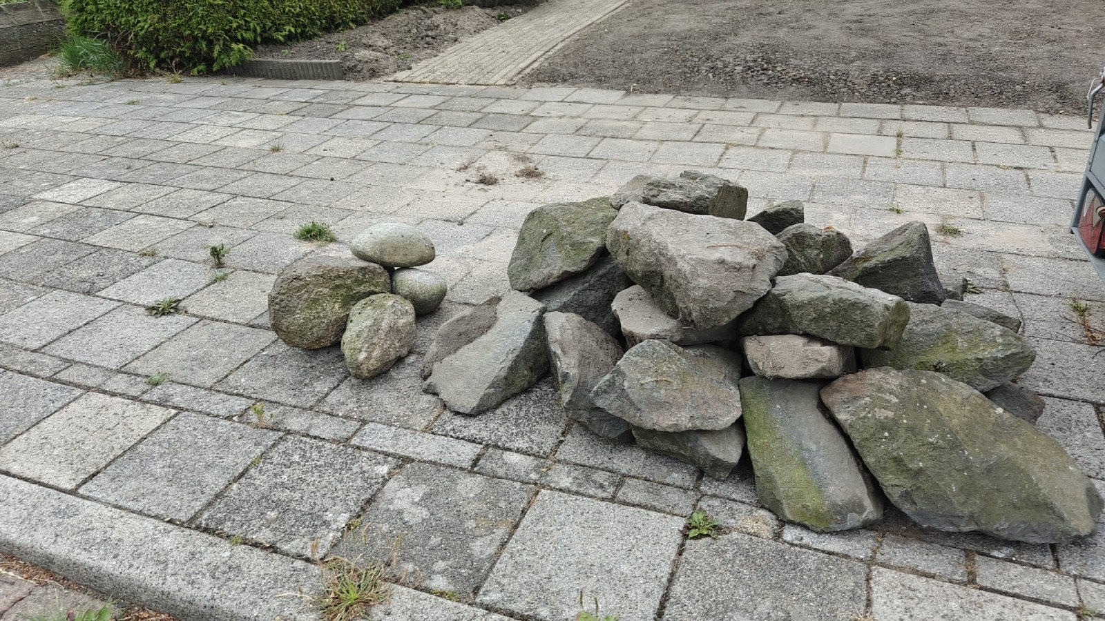 Gratis partij stenen - Ophalen in Hallum, Tuin en Terras, Grind, Keien en Split, Ophalen, Overige materialen, Gebruikt, Kei