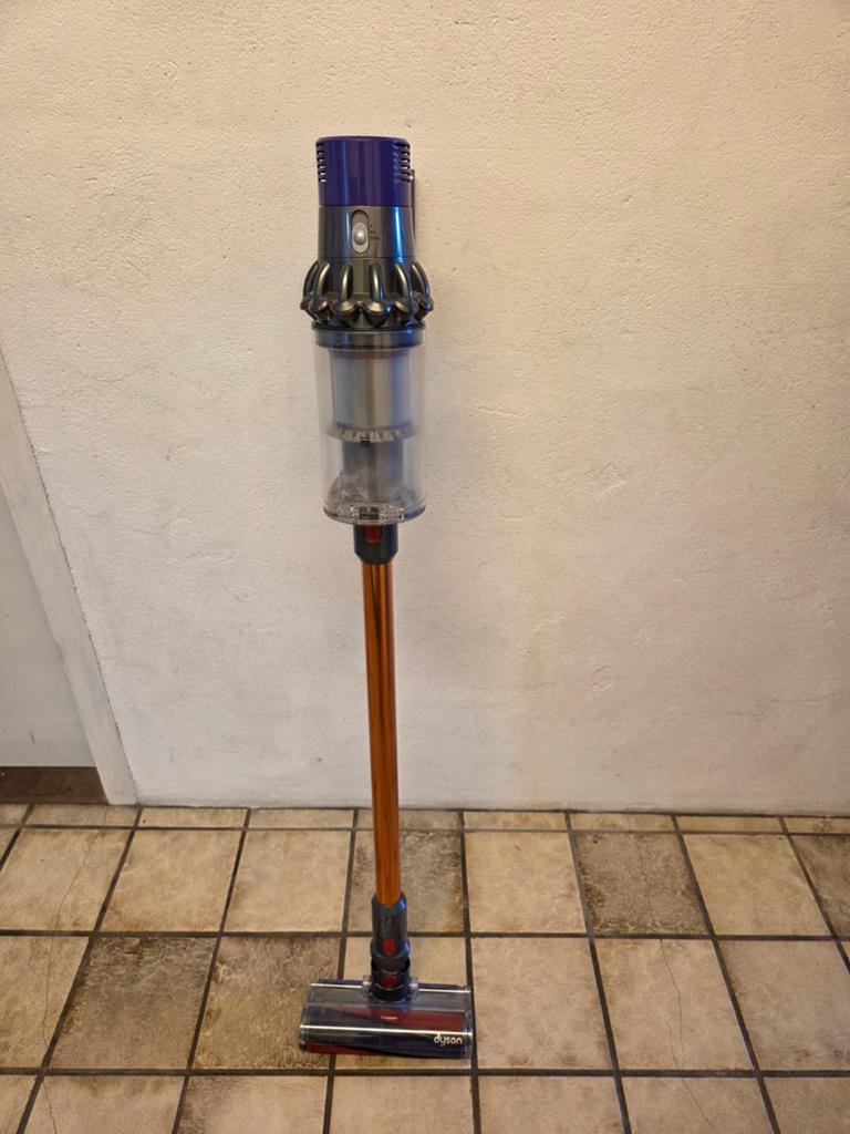 Dyson Cyclone V10 Absolute Steelstofzuiger, Witgoed en Apparatuur, Stofzuigers, Gebruikt, Ophalen of Verzenden, Dyson, Draadloos