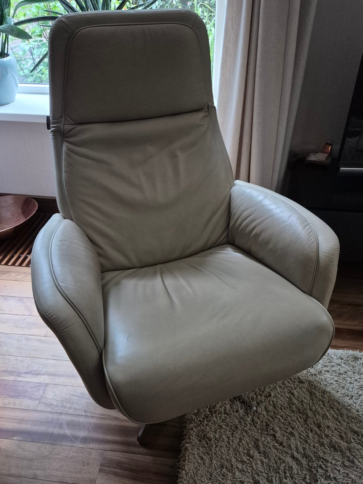 2 verstelbare leren Skalma draaistoelen - zeer goede staat, Ophalen, Kleur Beige, Zo goed als nieuw, 75 tot 100 cm