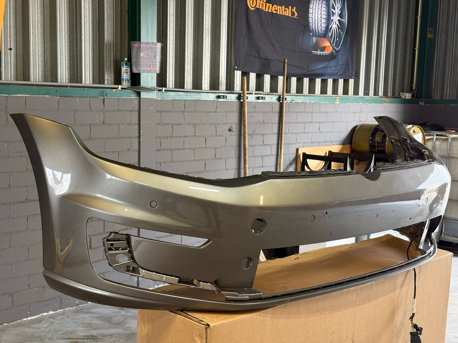 VW Golf 7.5 Facelift GTE Bumper met PDC en binnenkappen, Gebruikt, Ophalen of Verzenden, Bumper, Volkswagen