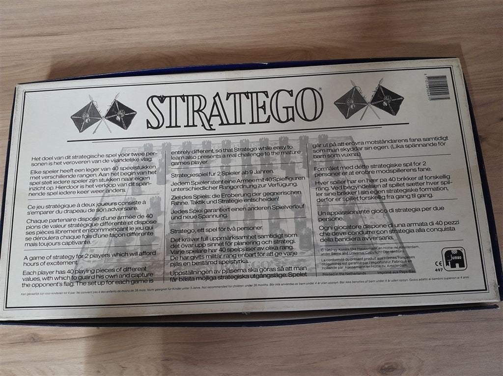 Stratego vlaggen op doos - s1385, Verzenden, Zo goed als nieuw