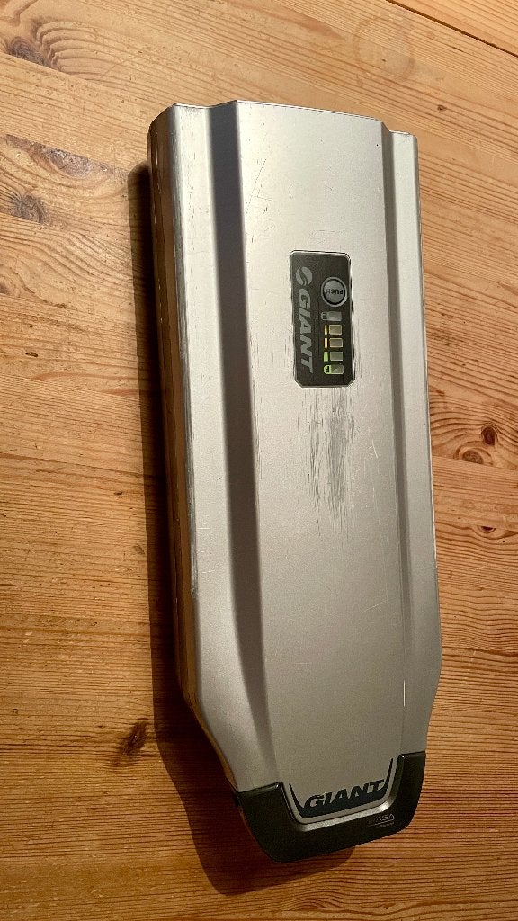 Giant accu + nieuwe lader!! + Giant Twist Lite power e-bike, Ophalen, Gebruikt