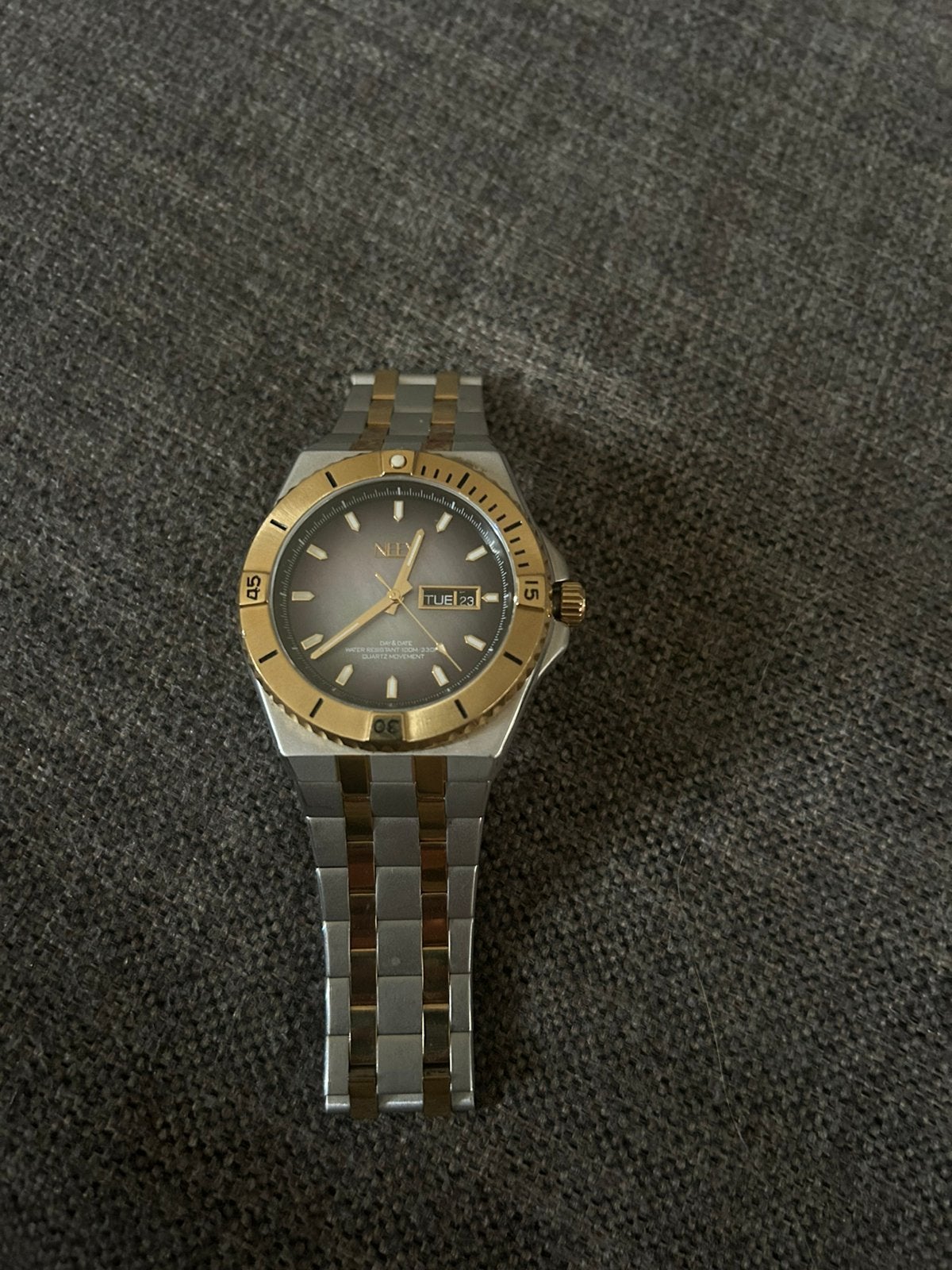 Neev merk horloge., Ophalen, Zo goed als nieuw, Polshorloge, Overige merken