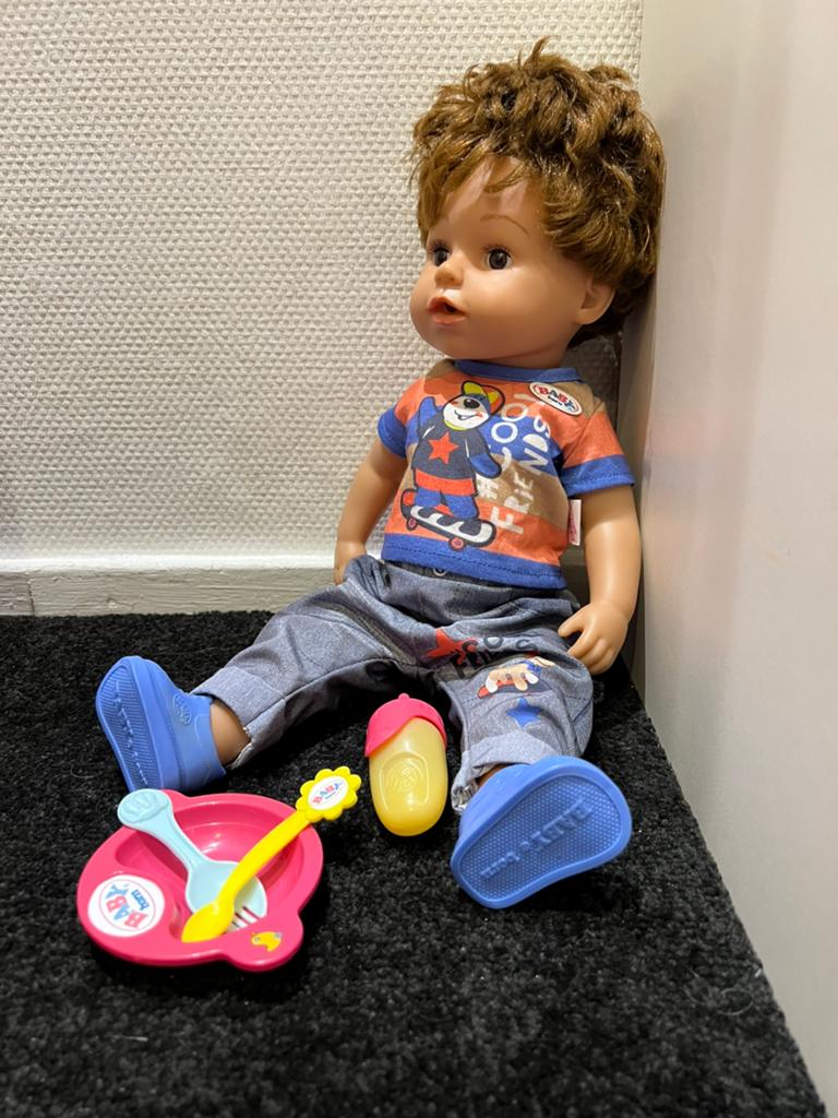 Baby boren pop met accessoires, Kinderen en Baby's, Speelgoed | Poppen, Ophalen of Verzenden, Zo goed als nieuw, Babypop