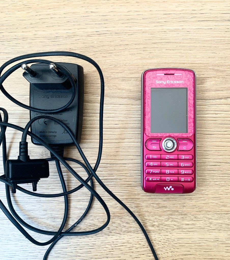 Sony Ericsson w200i w200 walkman telefoon ouderwetse mobiel, Verzenden, Overige systemen, Fysiek toetsenbord, Minder dan 3 megapixel