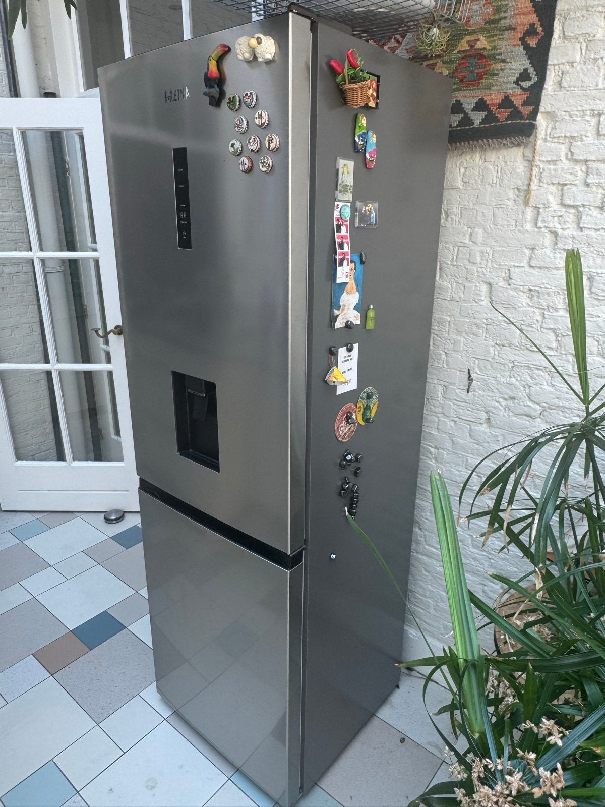 Etna Koelkast met vriezer en waterdispenser, Witgoed en Apparatuur, Koelkasten en IJskasten, Ophalen, Gebruikt, 200 liter of meer