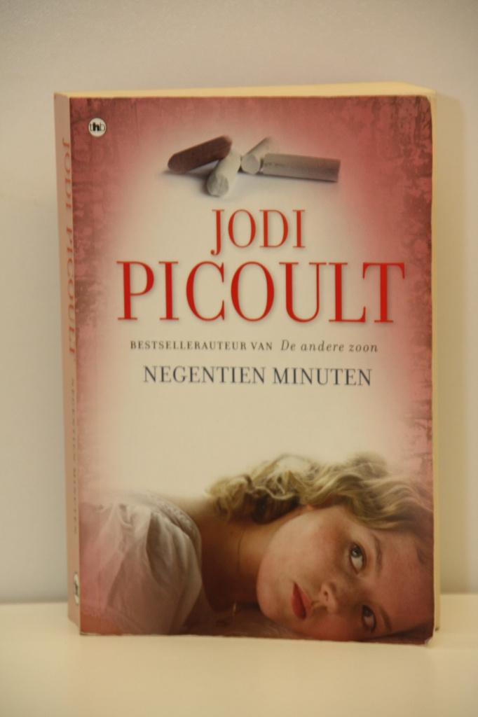Negentien minuten. Jodi Picoult. Paperback., Ophalen of Verzenden, Gelezen, Jodi Picoult