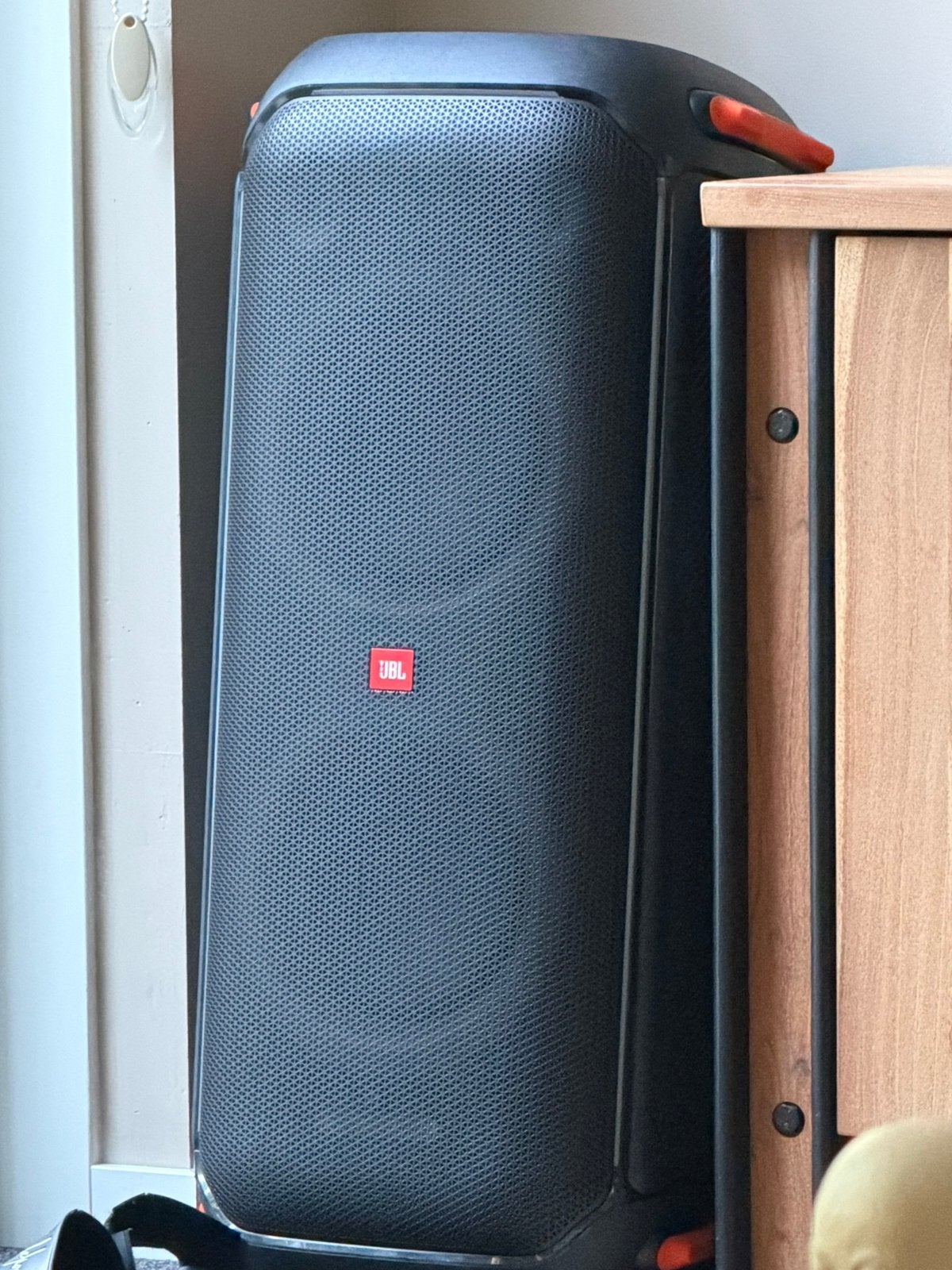 Jbl partybox 710