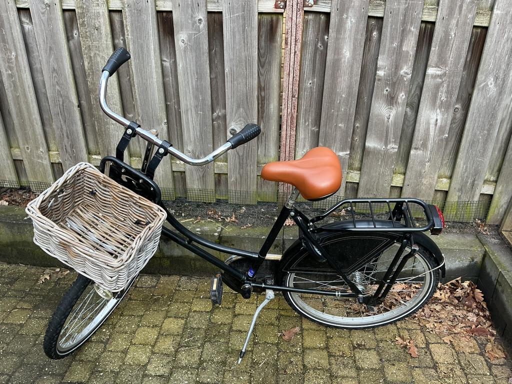 Mooie zwarte meidenfiets. 24 inch, Fietsen en Brommers, Fietsen | Meisjes, Ophalen, Gebruikt, Terugtraprem, 24 inch