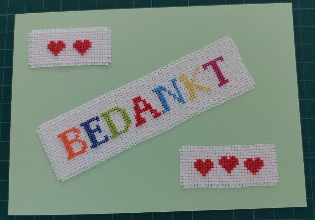 kaart met geborduurde tekst "BEDANKT" (2029), Ophalen of Verzenden, Nieuw, Overige thema's
